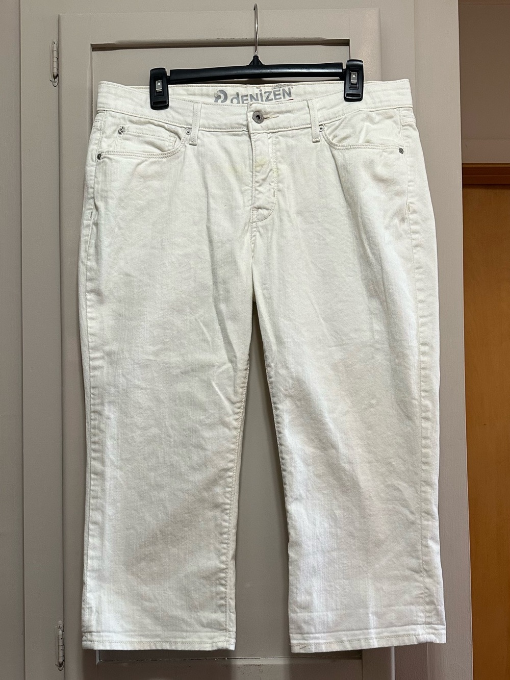 Levi's White Women's Cropped Ankle Jeans